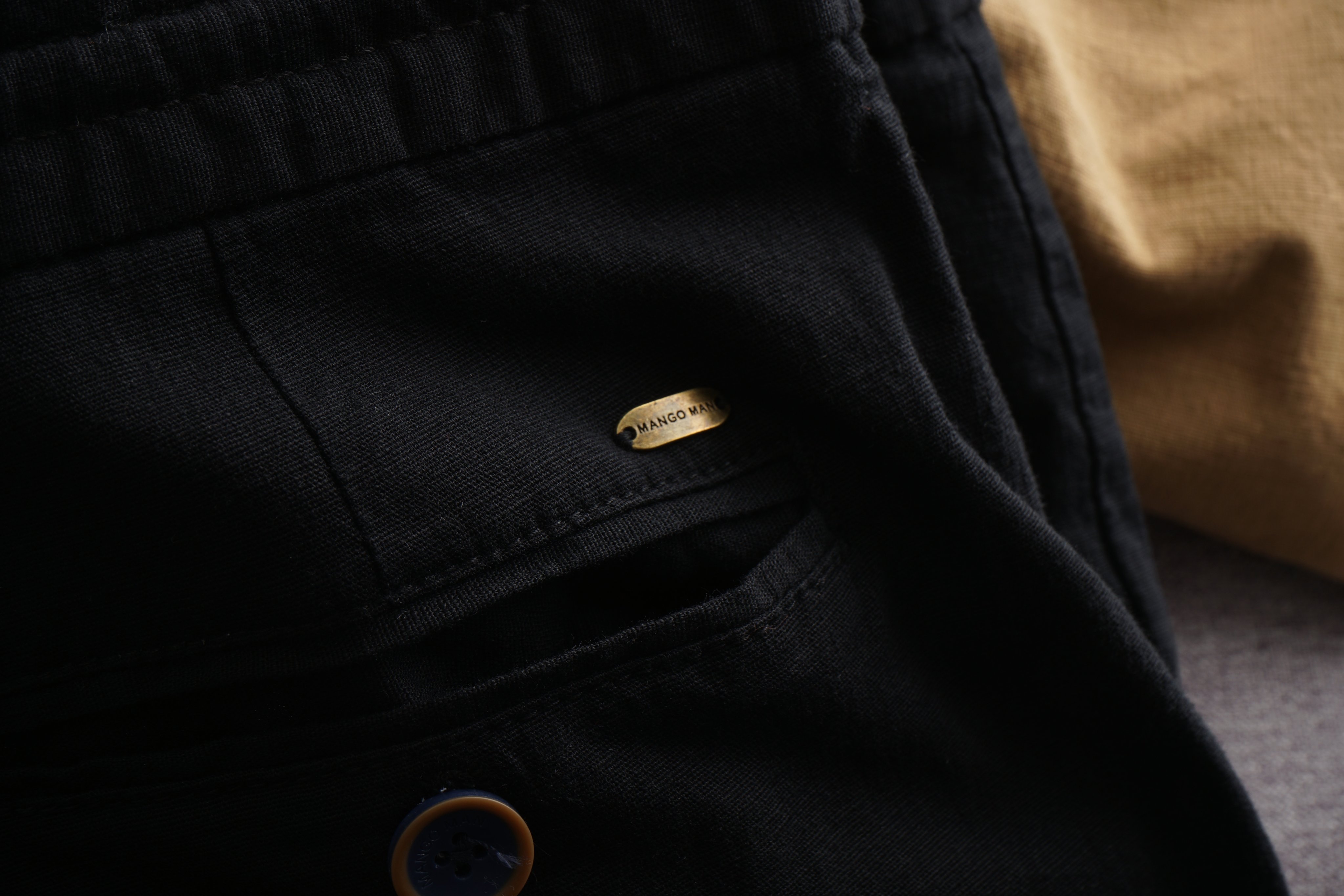 Quần short linen Mango