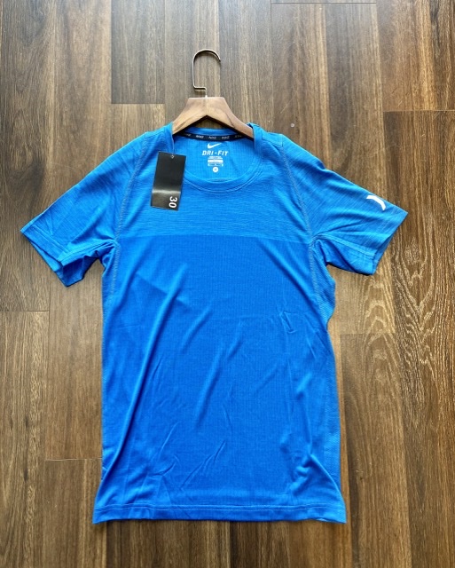 Áo thể thao sale 50% áo thứ 2, tất cả các mẫu