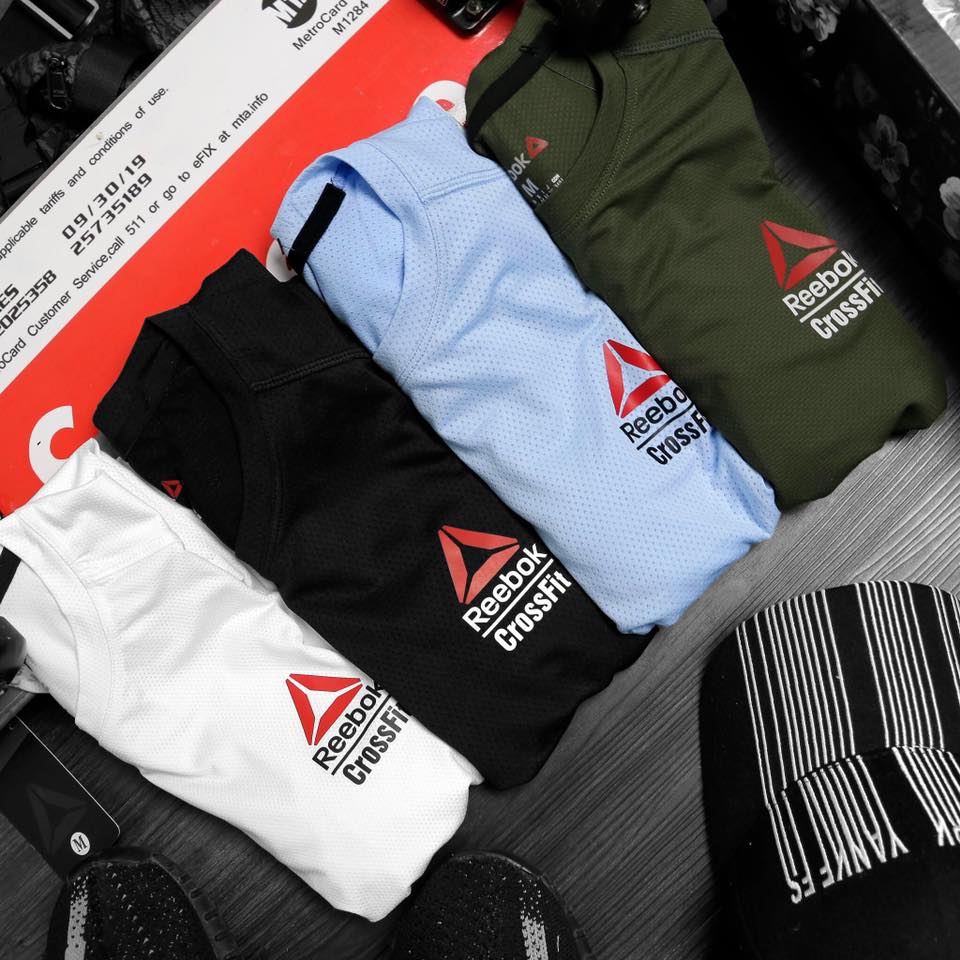 áo thể thao rebook