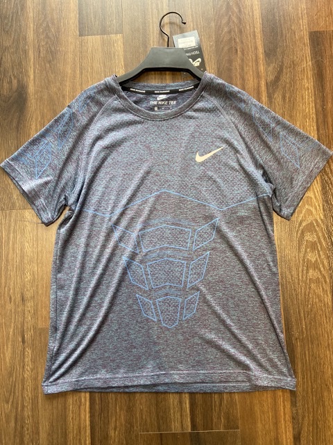 Áo thể thao sale 50% áo thứ 2, tất cả các mẫu