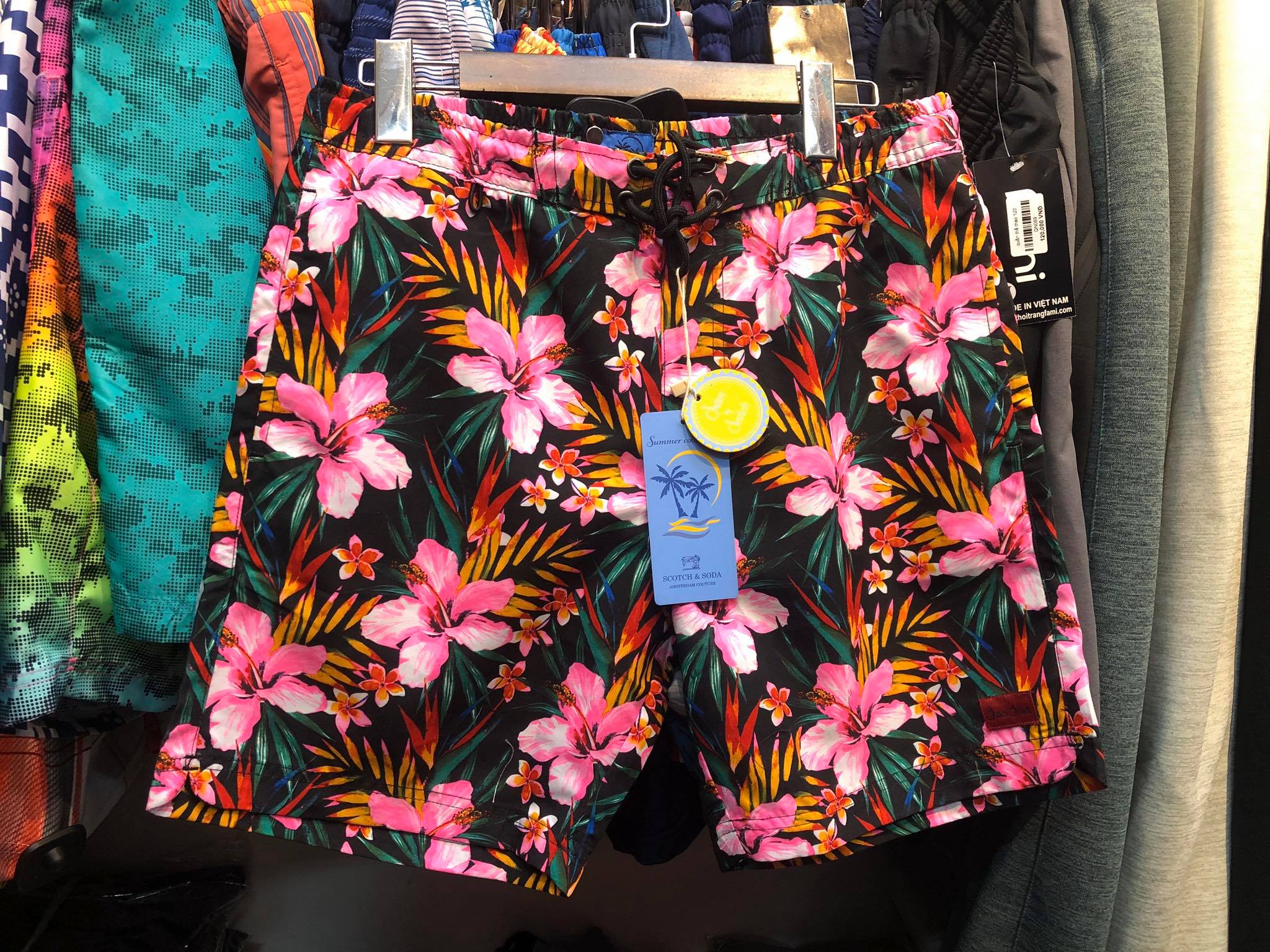 quần short đi biển sale