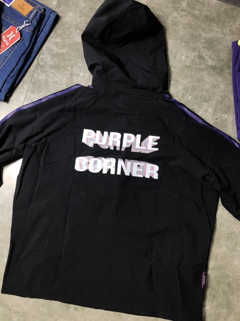 Áo khoác gió 1 lớp có in họa tiết phía sau lưng