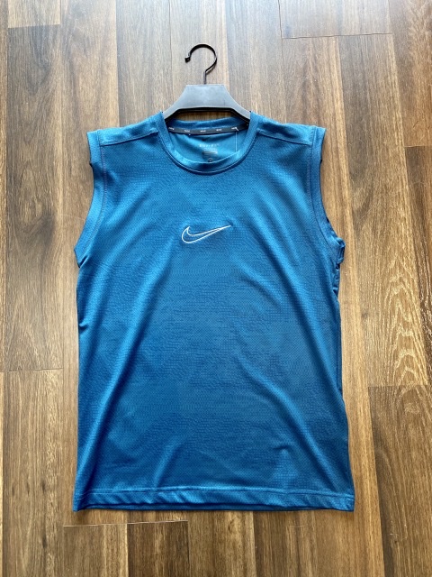 Áo thể thao sale 50% áo thứ 2, tất cả các mẫu