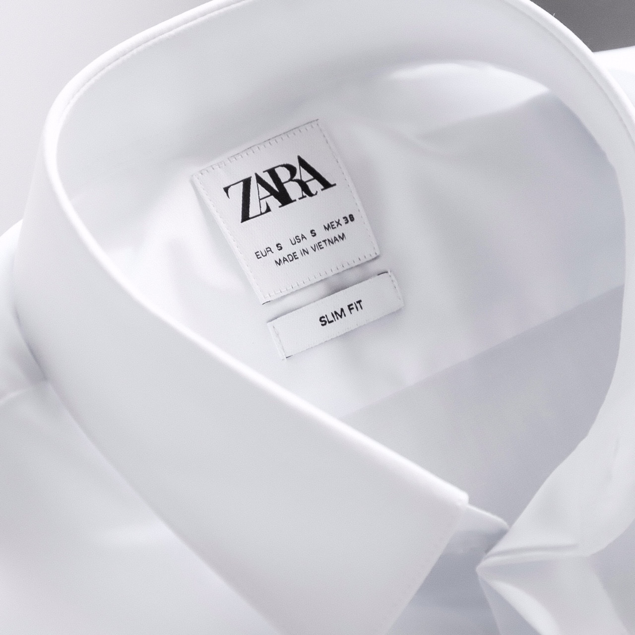 Sơmi dài tay Zara trắng đen