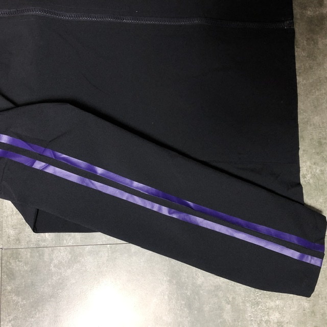 Áo khoác gió 1 lớp có in họa tiết phía sau lưng