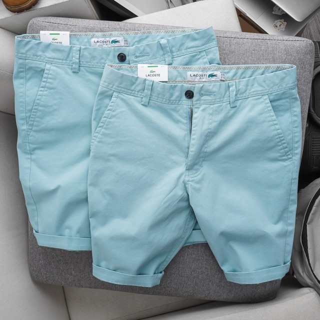 Quần short kaki Lacoste