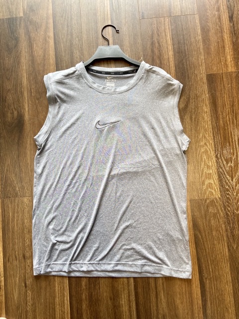 Áo thể thao sale 50% áo thứ 2, tất cả các mẫu