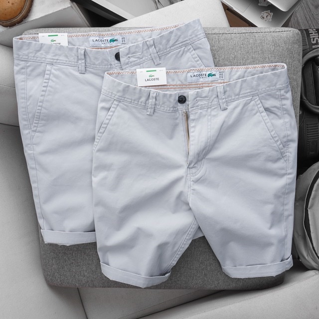 Quần short kaki Lacoste