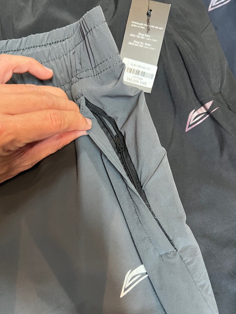 Quần đùi thể thao Lining - Đen