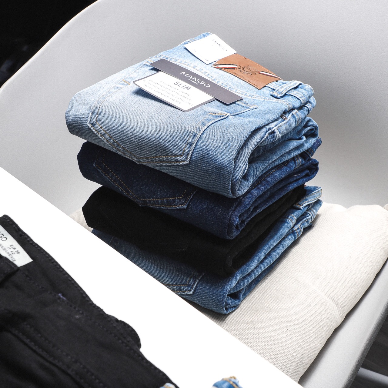 Quần jean Mango slimfit