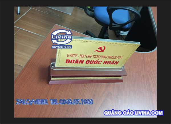 Biển chức danh đế gỗ Mặt đồng