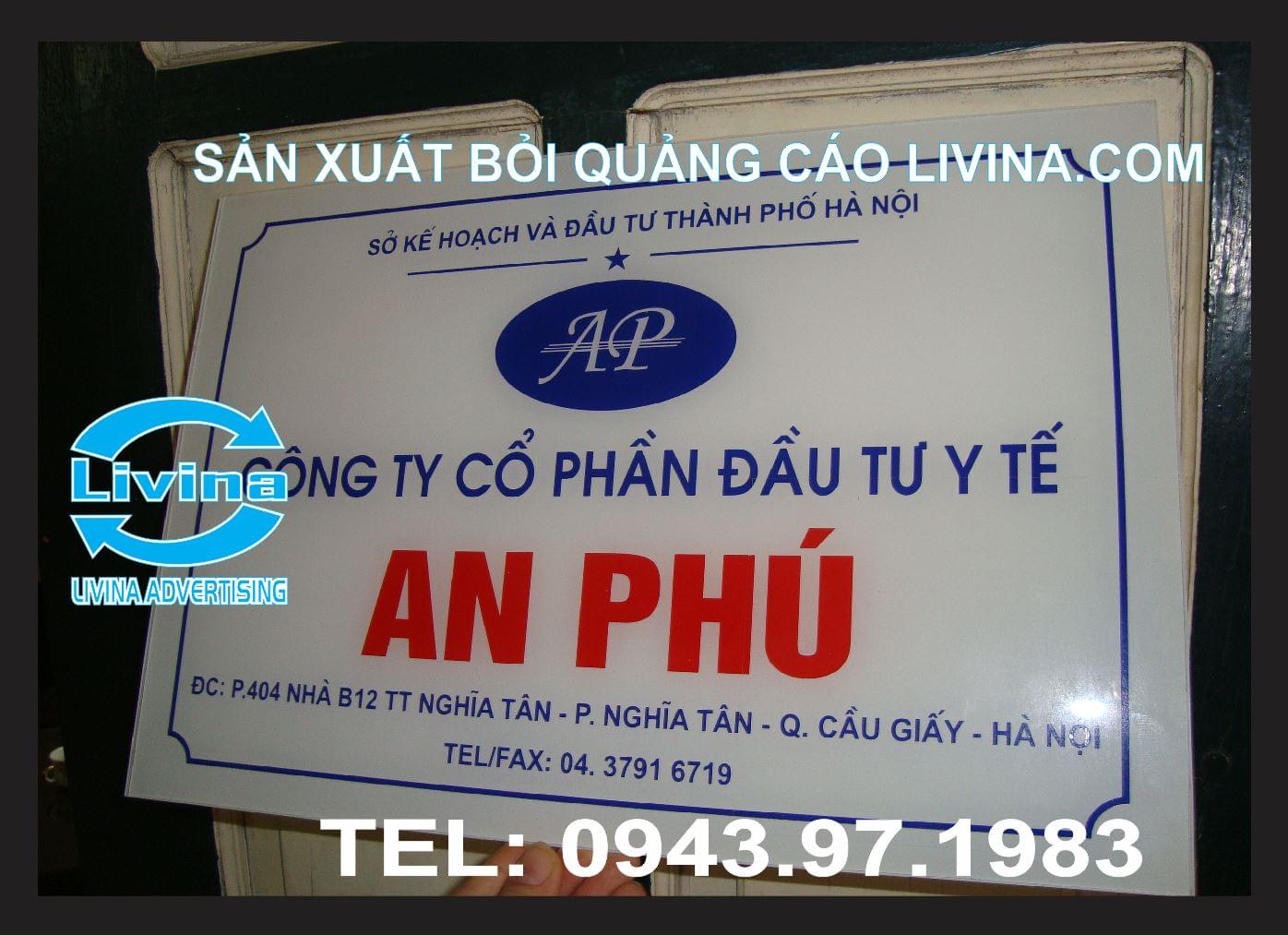 Mẫu Biển công ty bằng mica phun sơn màu trắng