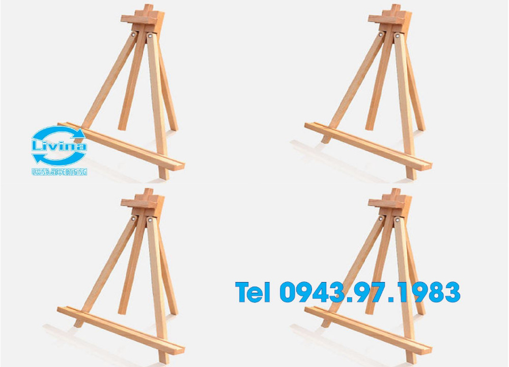 Standee bằng gỗ