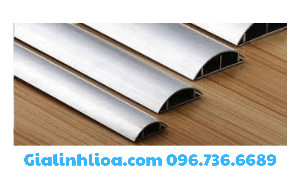 GHEN BÁN NGUYỆT NHÔM