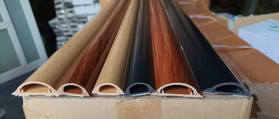 Ghen bán nguyệt Máng nhựa , ống ghen, nẹp sàn đi dây điện,Ghen ban nguyet,