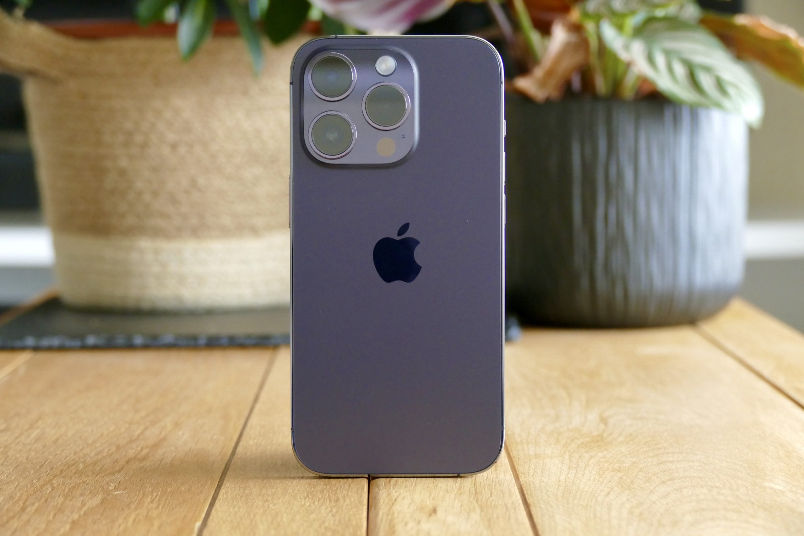 Giá iPhone 14 series tháng 3/2024: Giảm giá 
