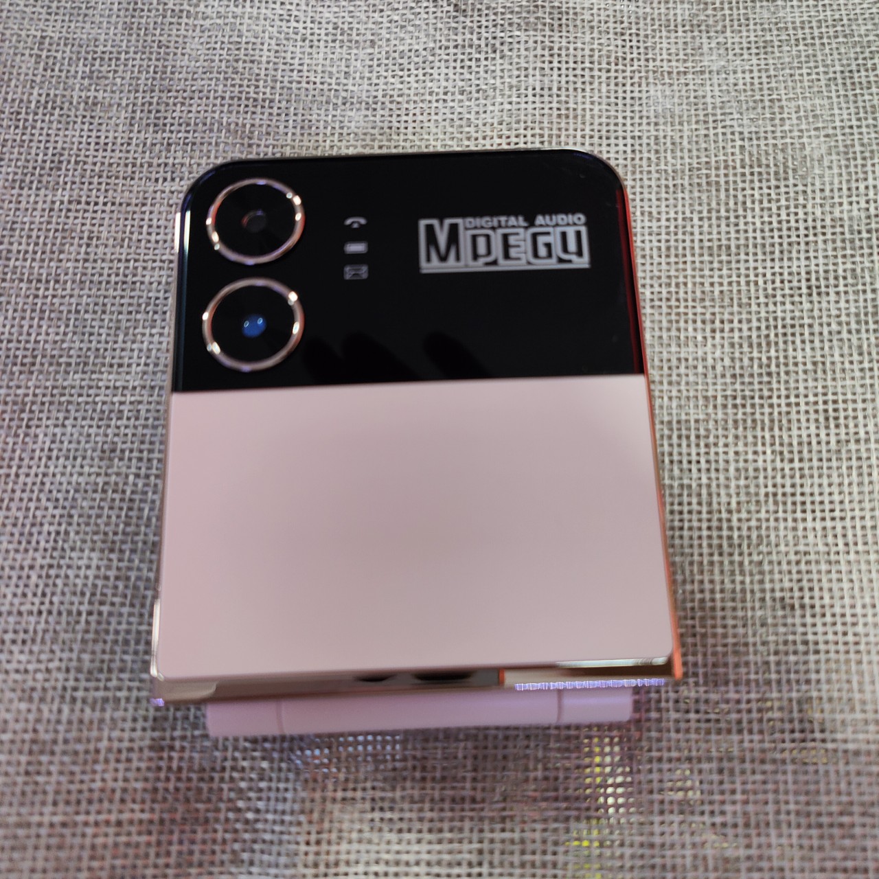 Điện thoại nắp gập Flipo4 bàn phím Bao cắt sóng 4G