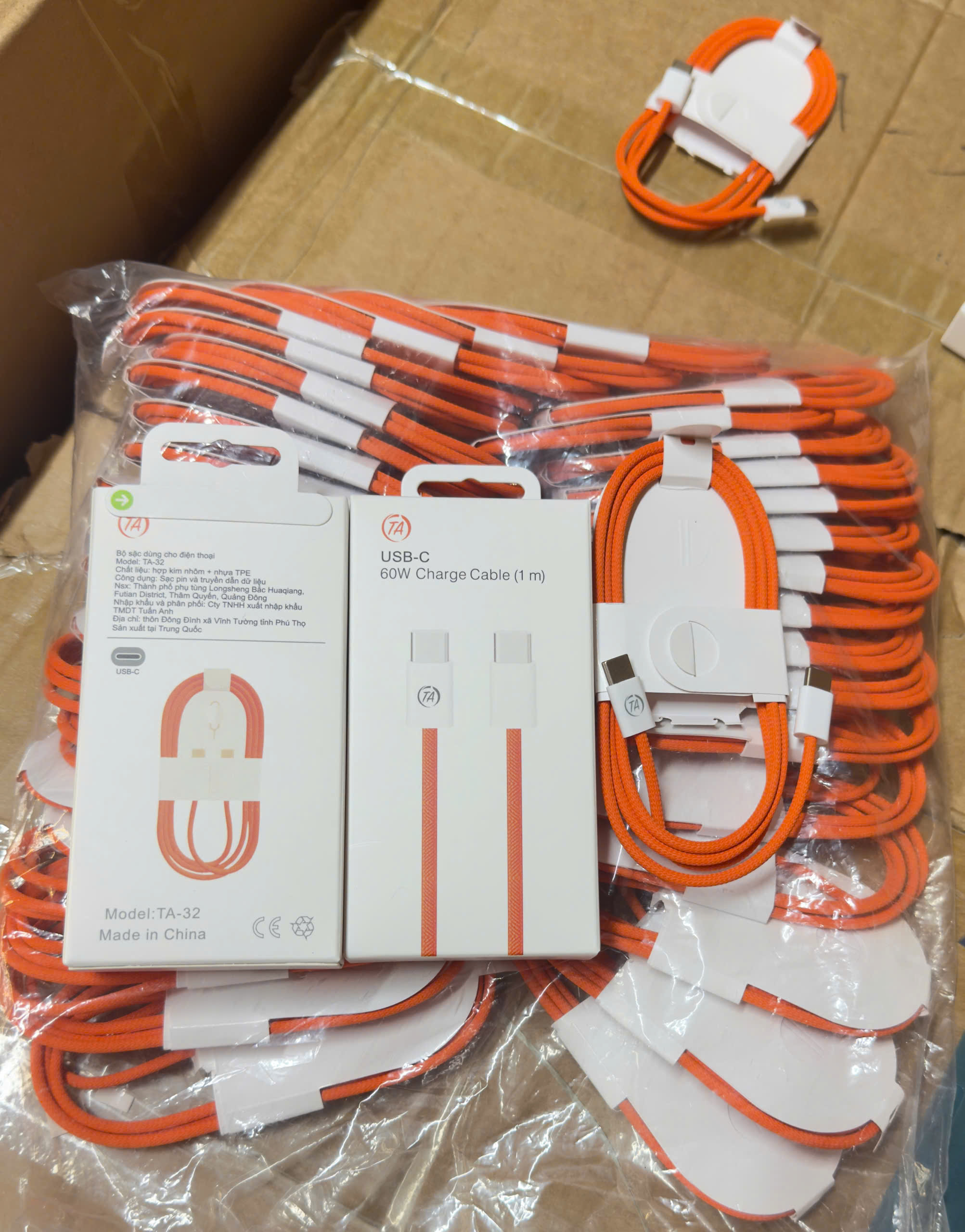 Cáp sạc TypeC-TypeC TA-32 PD60w màu cam cho ip15-17 90k