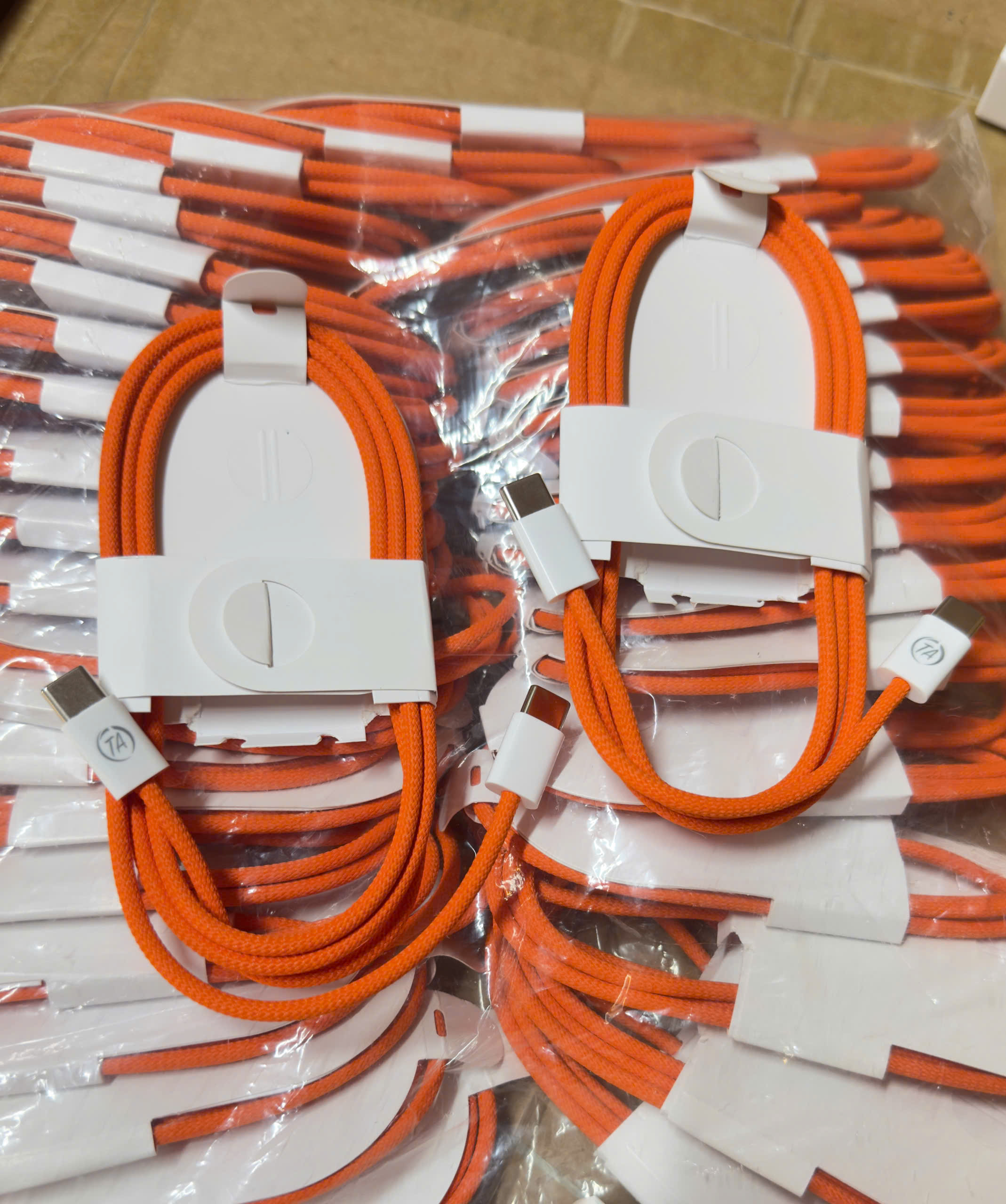 Cáp sạc TypeC-TypeC TA-32 PD60w màu cam cho ip15-17 90k