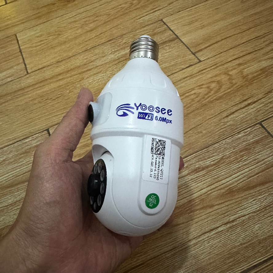 CAMERA IP (2 Màn Hình) Yoosee QS211, A10 Kèm đui đèn