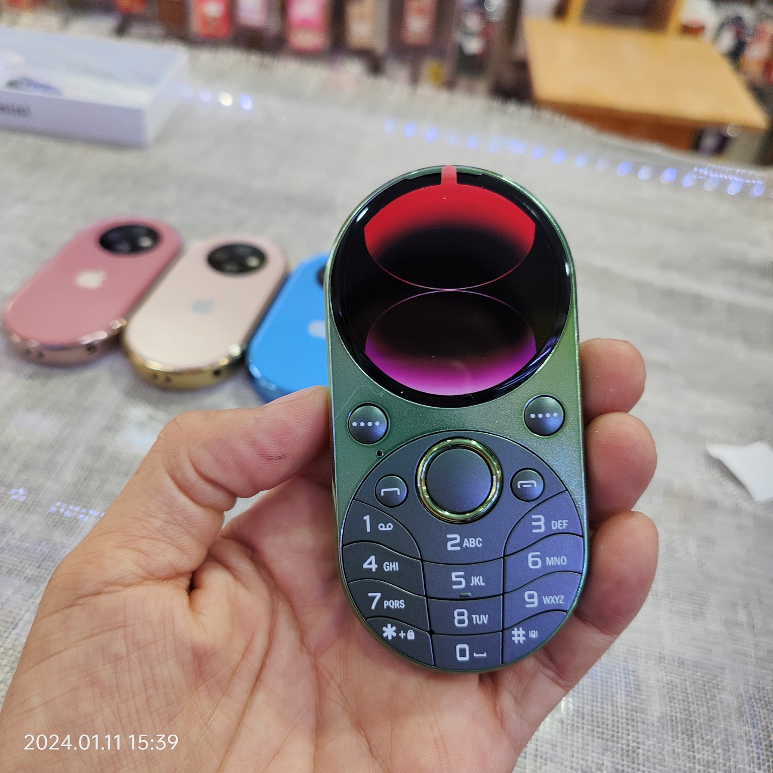 Điện thoại bàn phím i15 mini 2022 LK nhỏ gọn thay đổi giọng nói