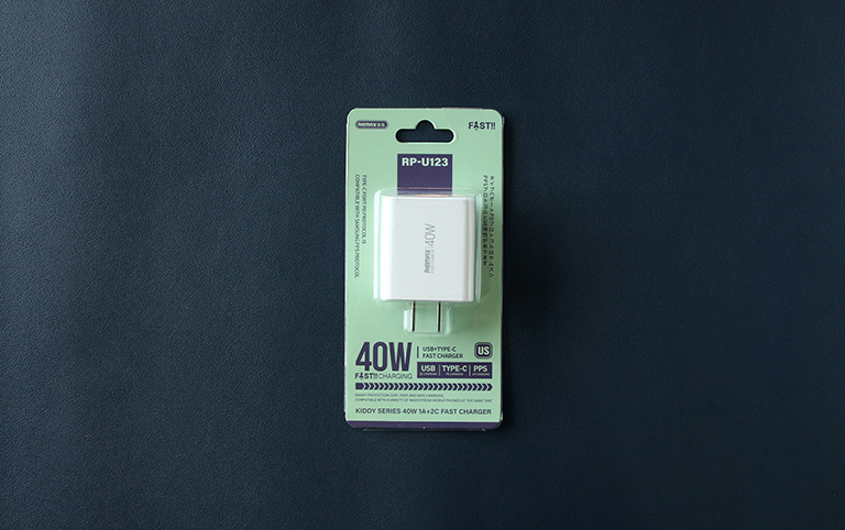 Cốc Sạc Nhanh 40W Remax RP-U123 3 cổng 1usb, 2 typeC