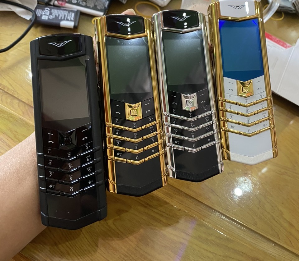 Điện thoại Vertu rep V10