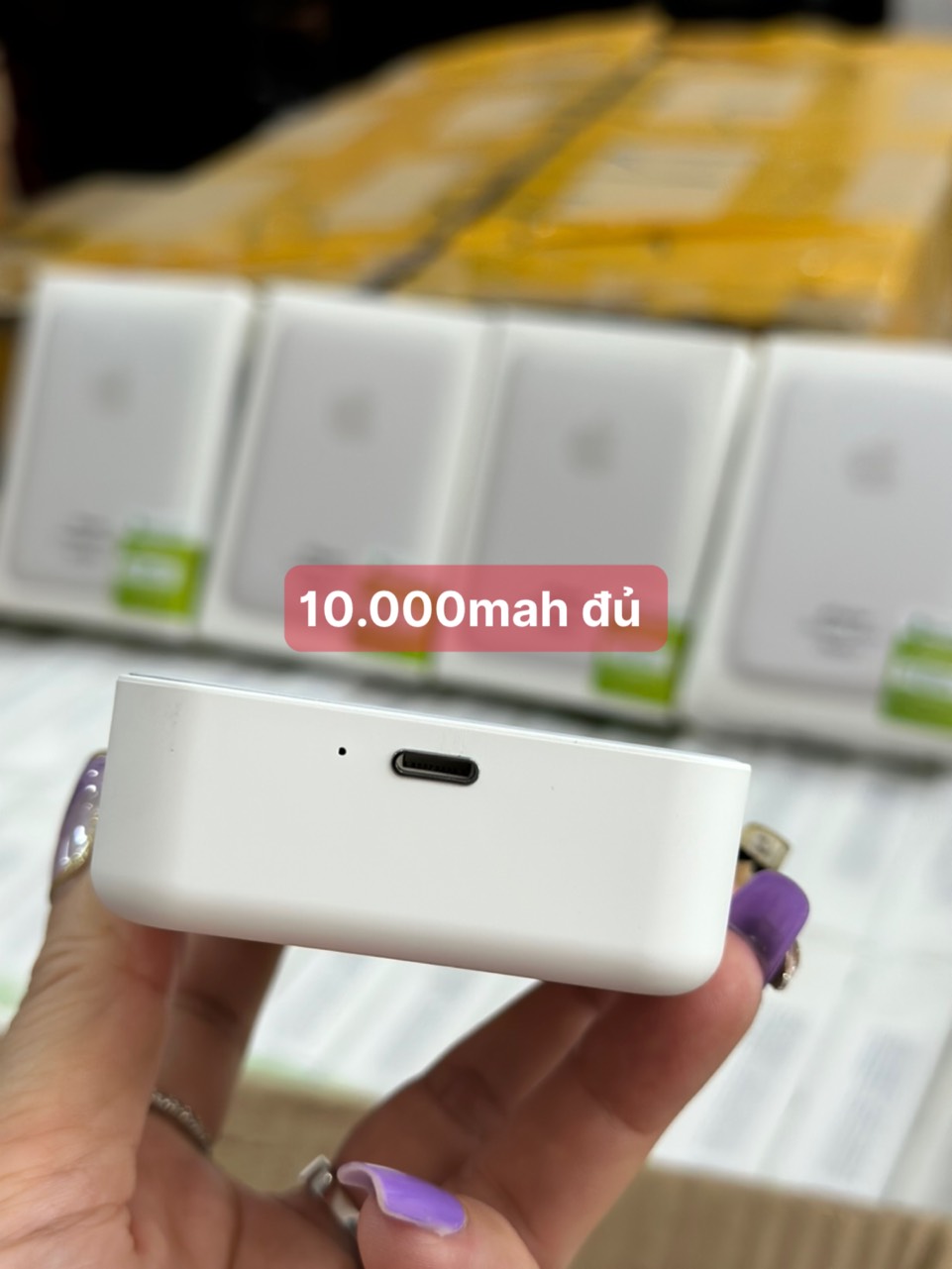 Pin Sạc dự phòng hít lưng MagSafe Iphone lk FDC 2023 10.000mah