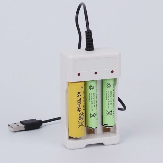 Sạc Pin Tiểu 2a Và 3a Cổng Usb 3 Khe Trọng phú mobile