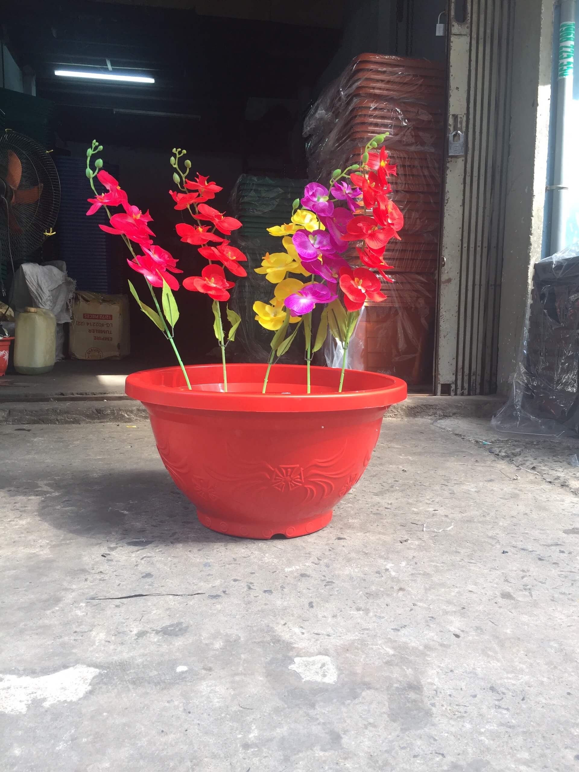 Chậu truyền thống khắc hoa 55x30cm