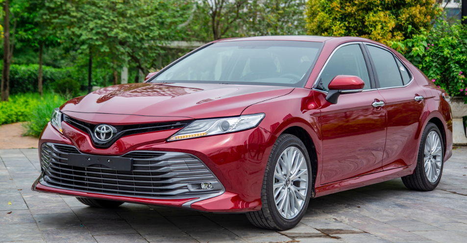 toyota-camry-mot-bieu-tuong-trong-phan-khuc-sedan-hang-d