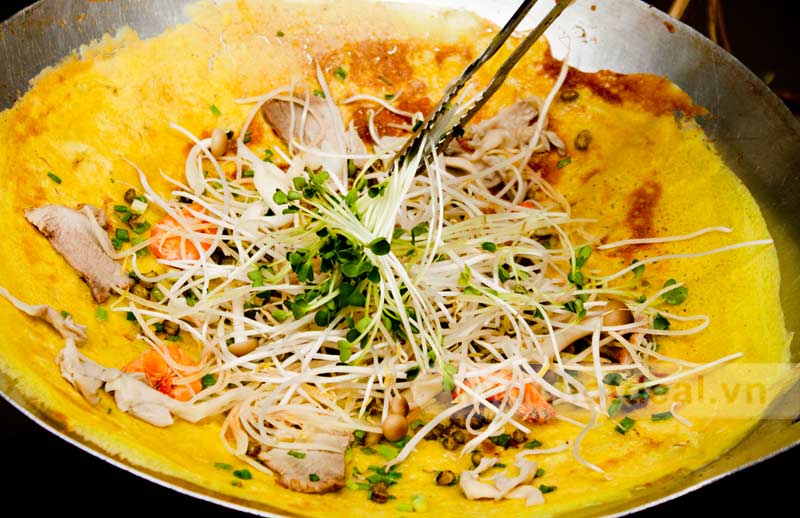 Cách làm bánh xèo ngon tại nhà