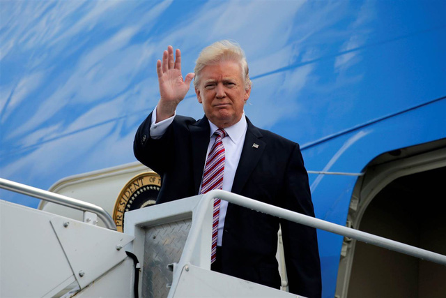 Tổng thống Trump thông báo đang trên đường tới Việt Nam