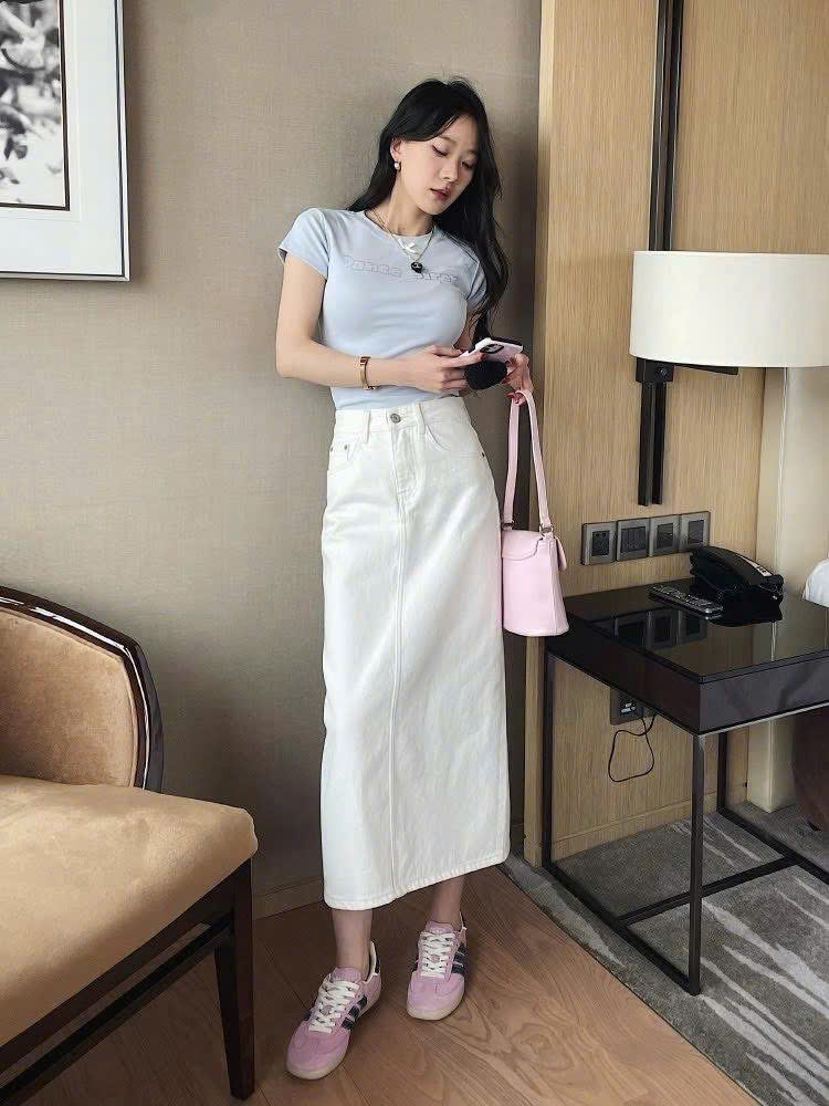 Chân váy jean zara màu trắng dáng chữ A