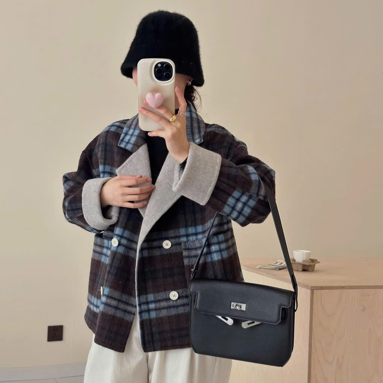 Trenchcoat Zara dáng lửng kèm belt