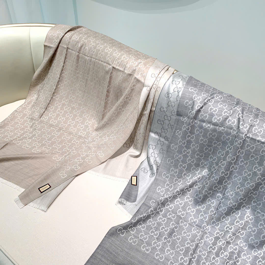 Khăn Gucci Monogram 30% silk 70% wool  Sz200x70