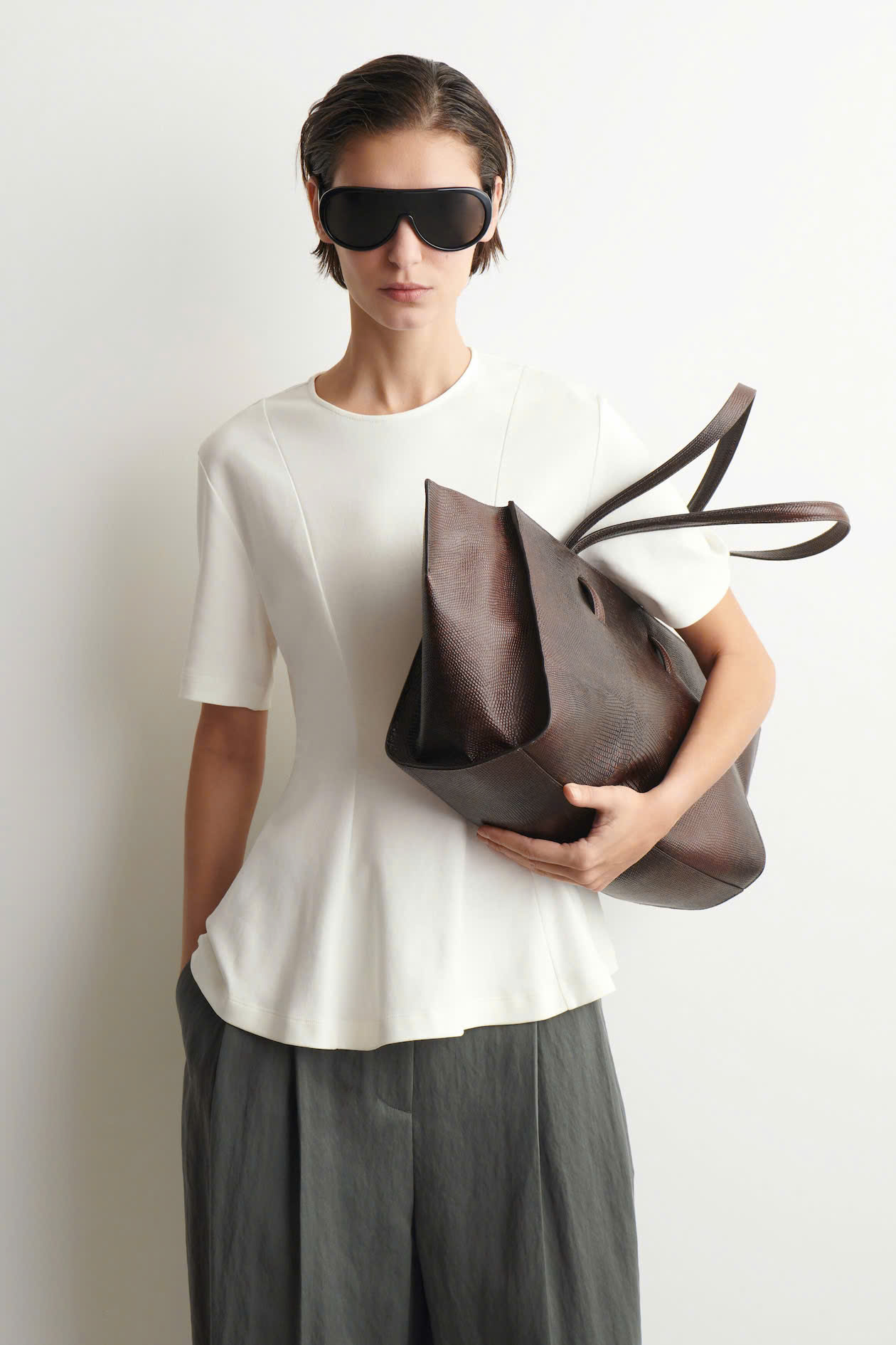 Áo COS dáng peplum cotton màu trắng