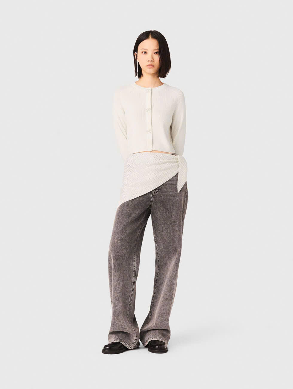 Áo khoác cardigan cài khuy hình nơ trang sức