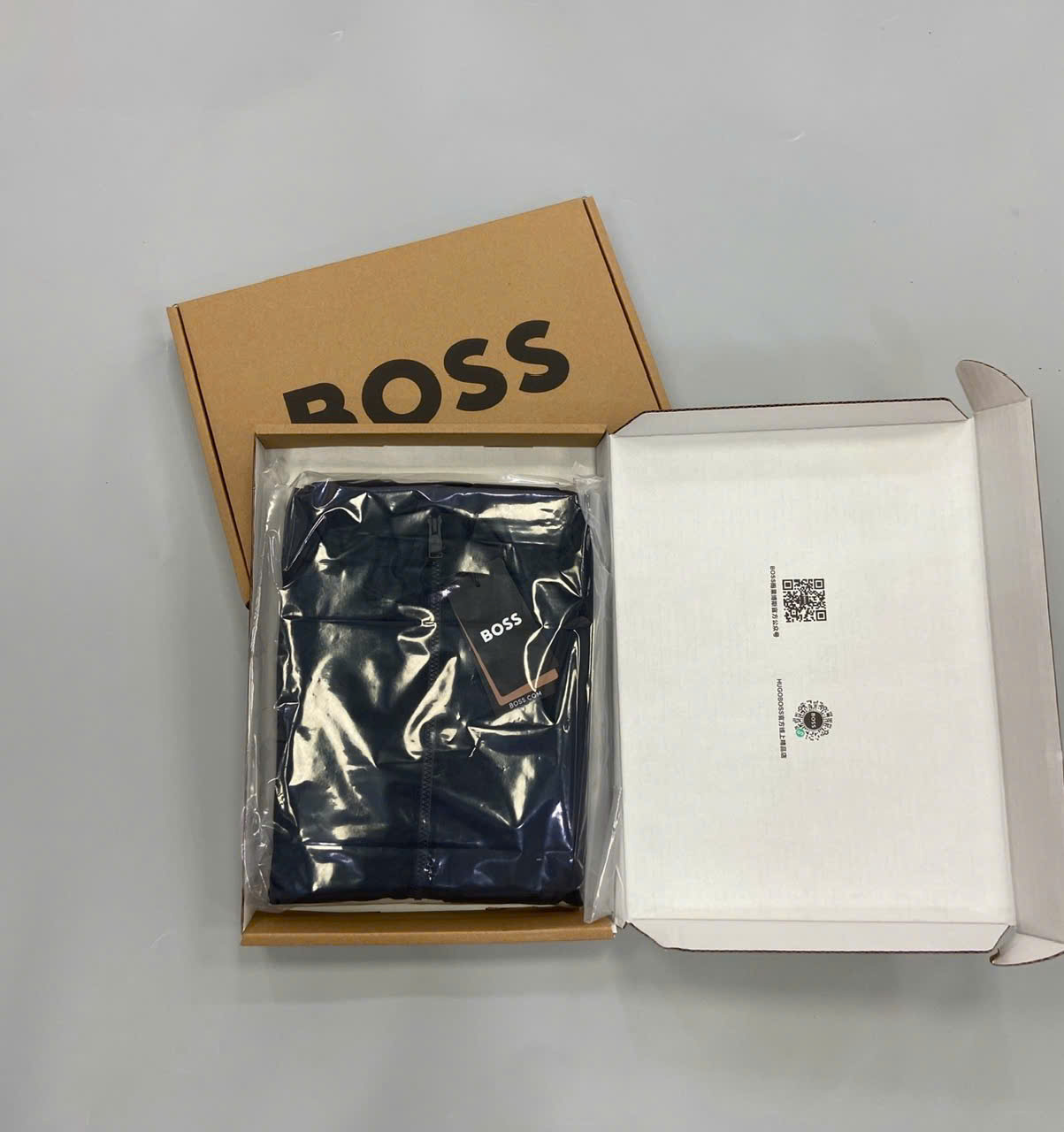 Jacket gió cổ trụ 5cm BOSS màu navy
