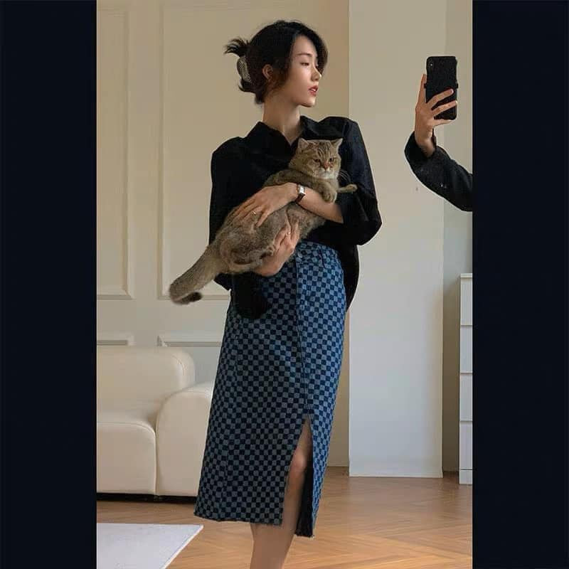 Chân váy denim MLB dáng midi màu nhạt