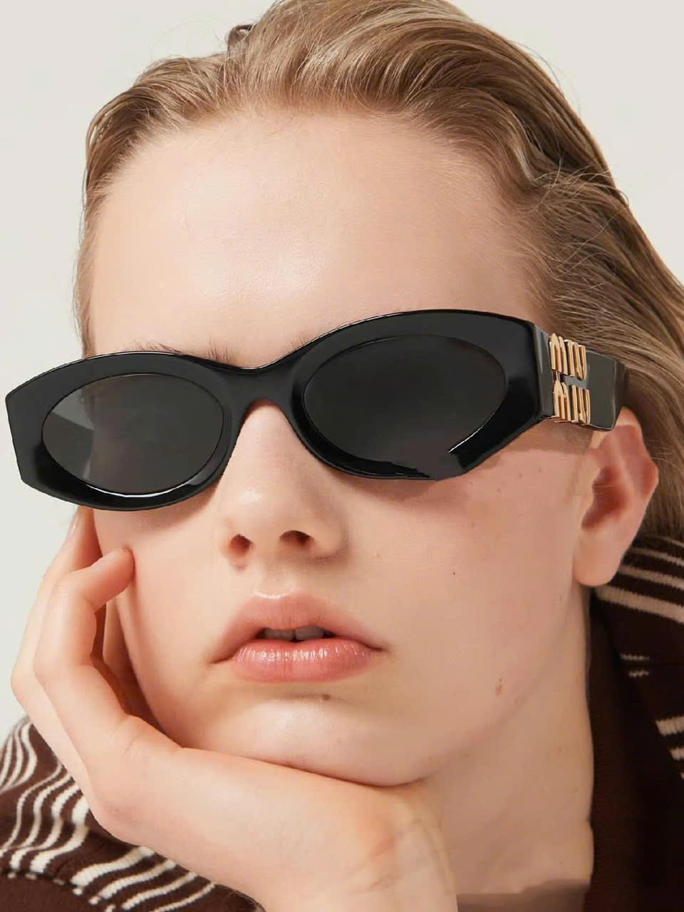 Kính MiuMiu SMU09W 2 màu