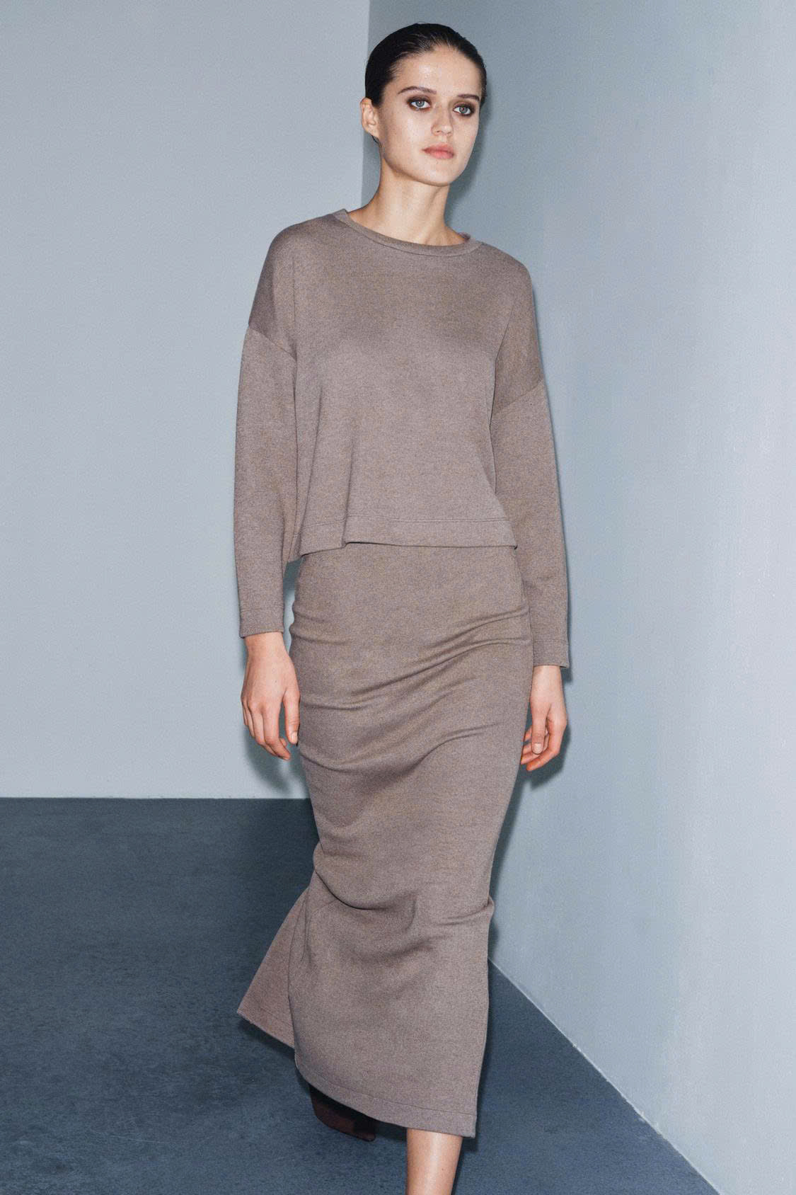 Chân váy midi dạ Zara