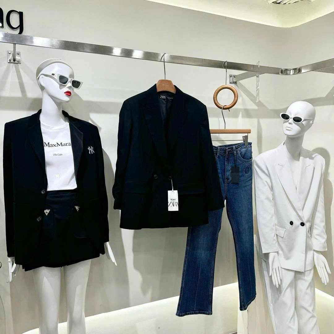 Blazer trắng Zara