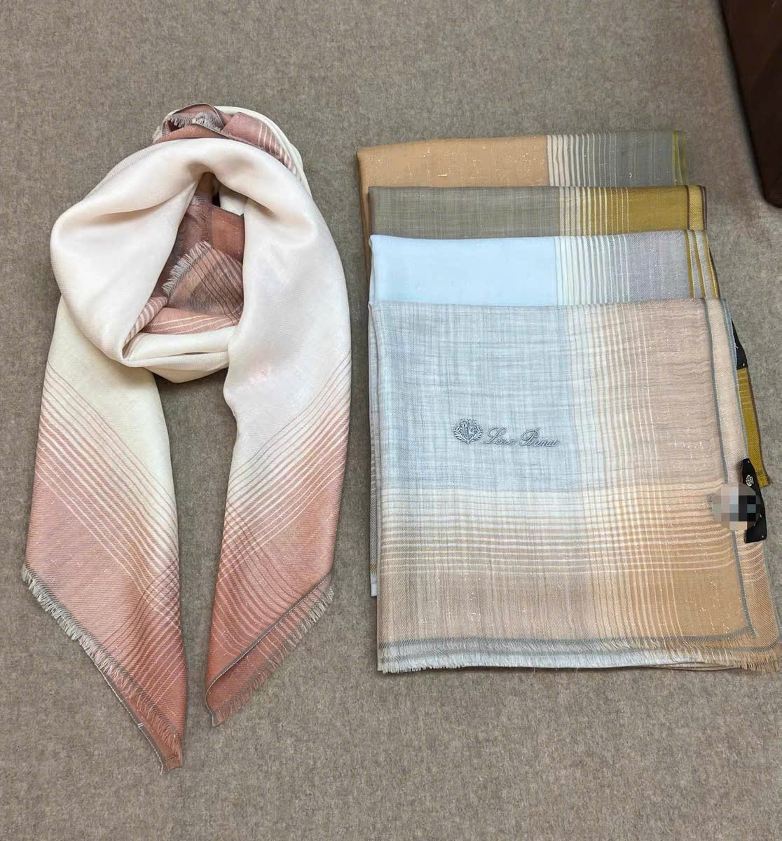 Khăn Loro Piana viền kẻ 100% cashmere