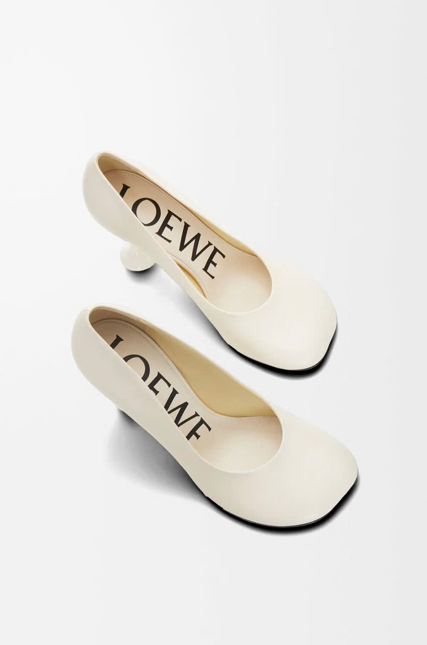 Toy pump LOEWE in goatskin