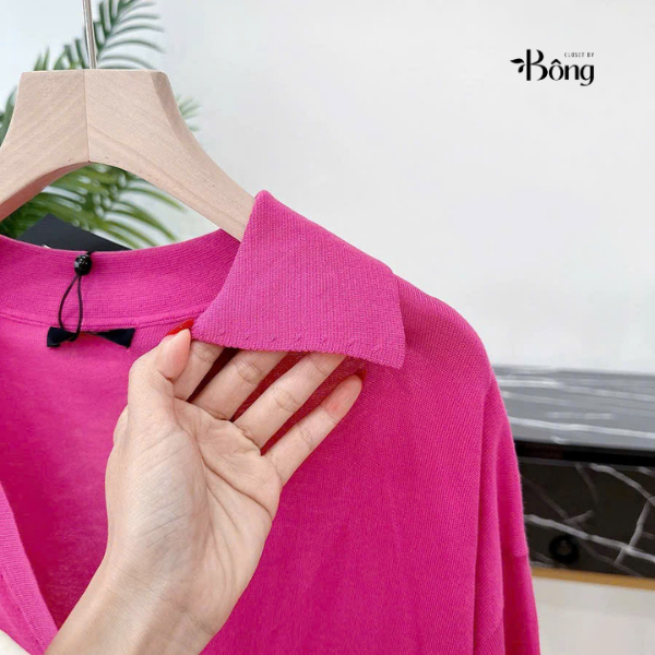 Áo thun len cổ V hồng sáng