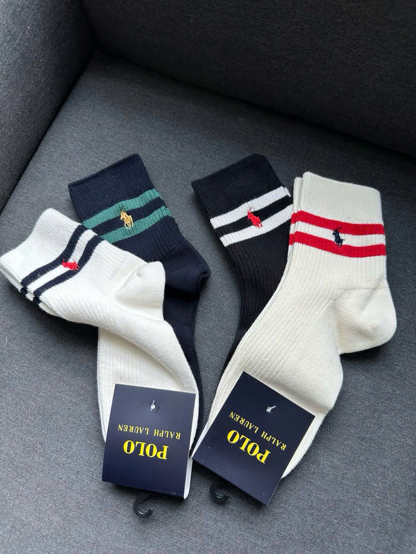 Tất Polo cổ cao viền kẻ