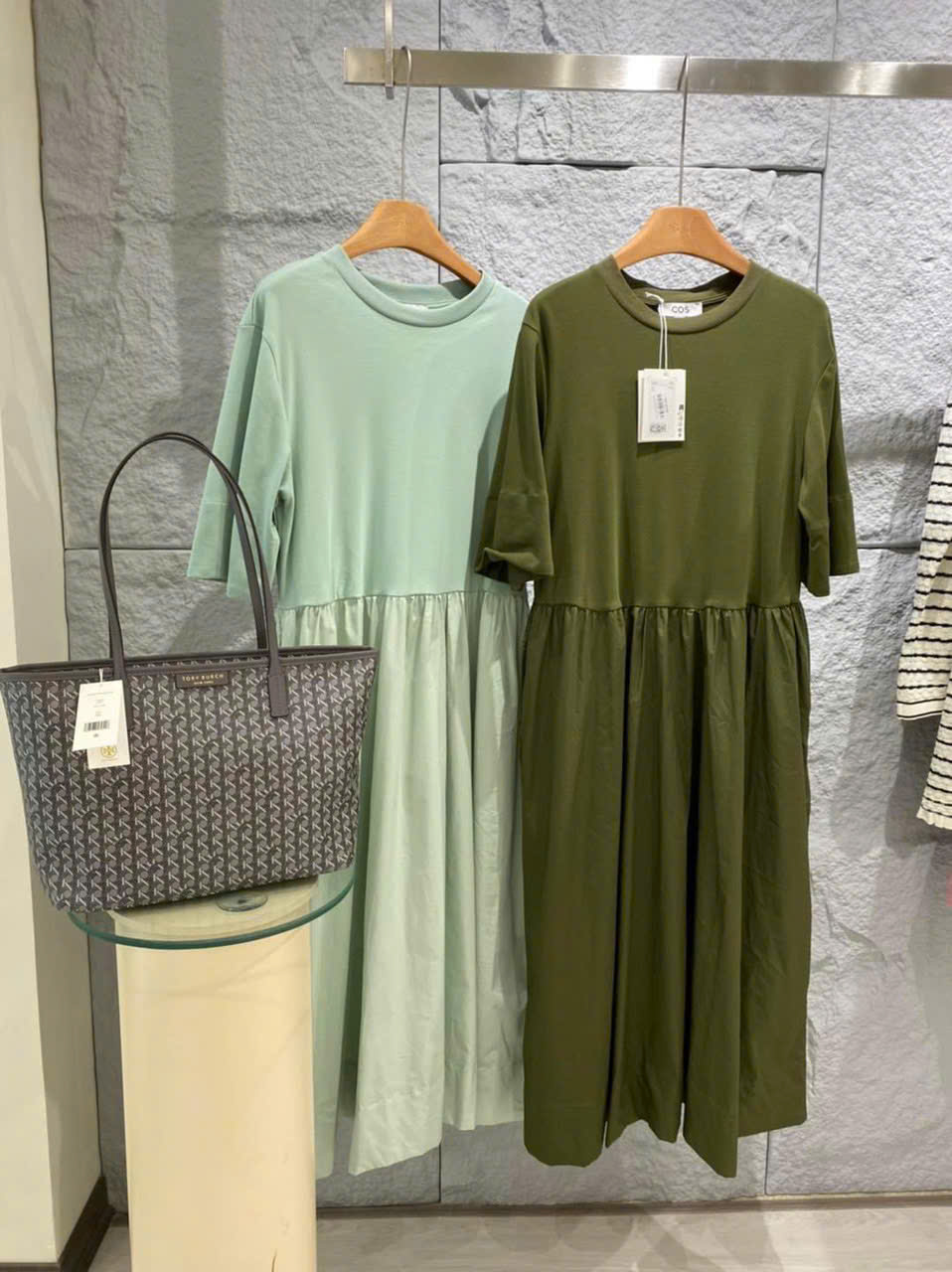 Váy thun COS babydoll cổ tròn