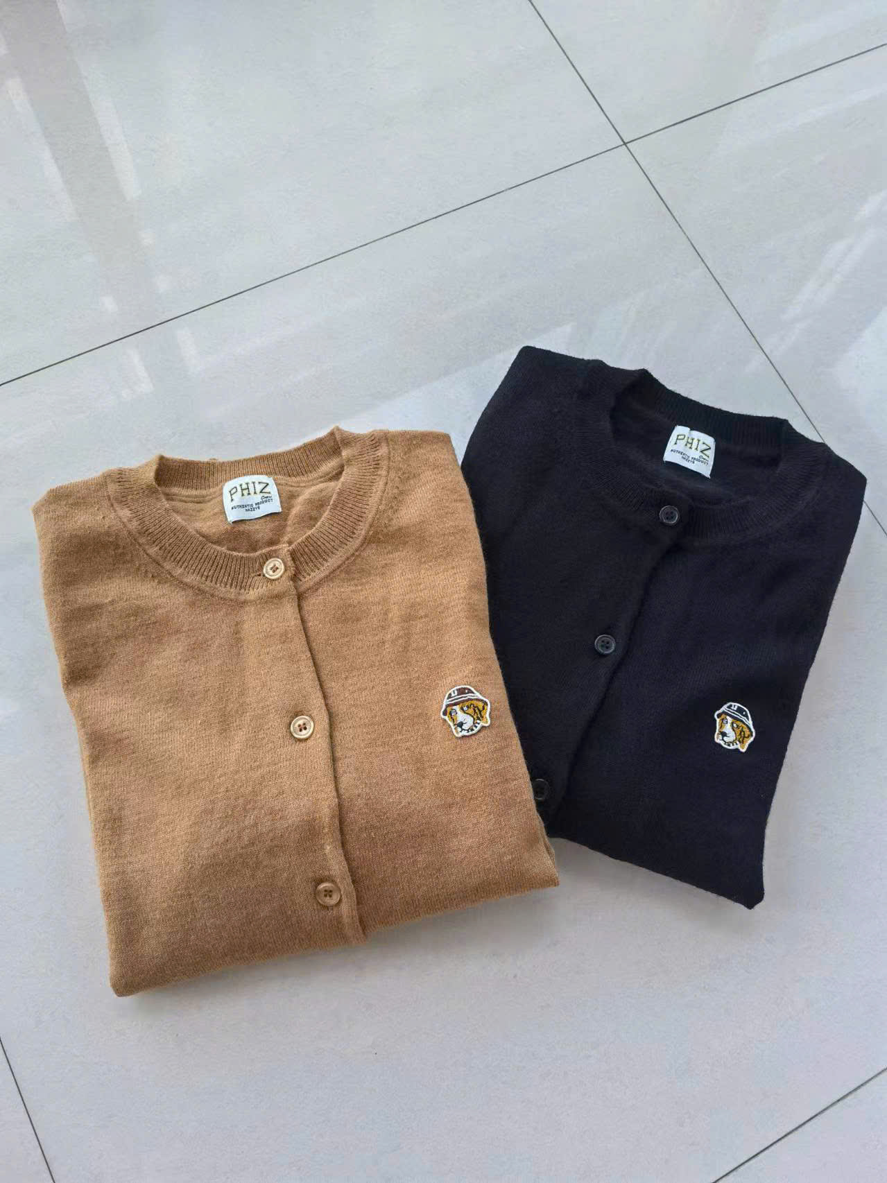 Cardigan Hazzys logo nổi 2 màu