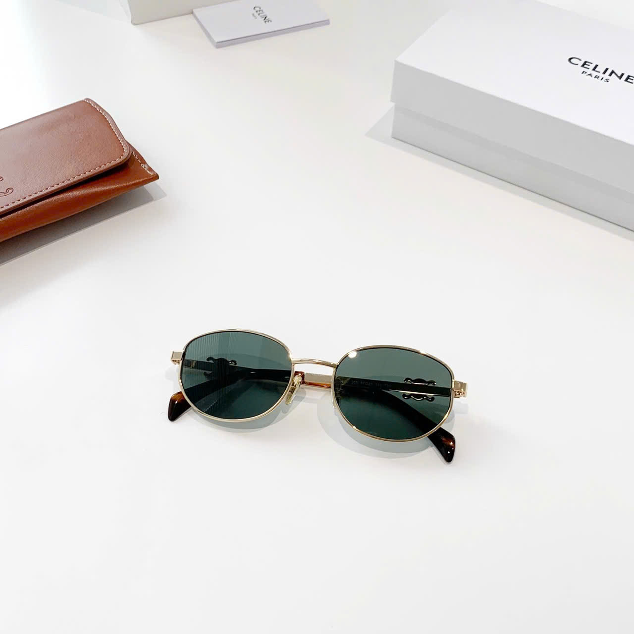 Celine high-end metal oval design